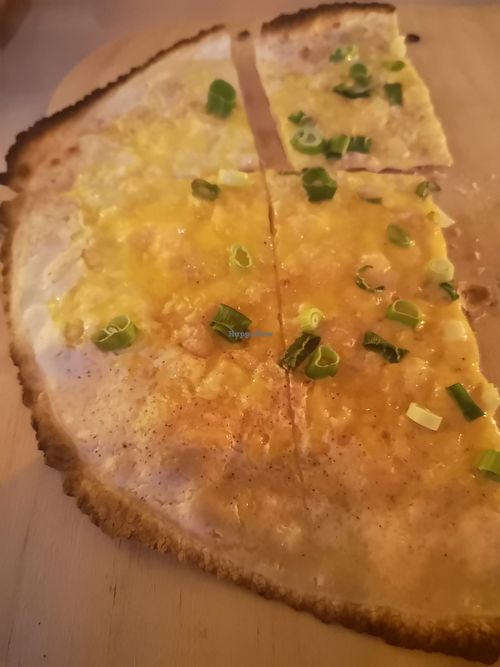 Veganer Käse-Lauch Flammkuchen at Le Feu in Halle