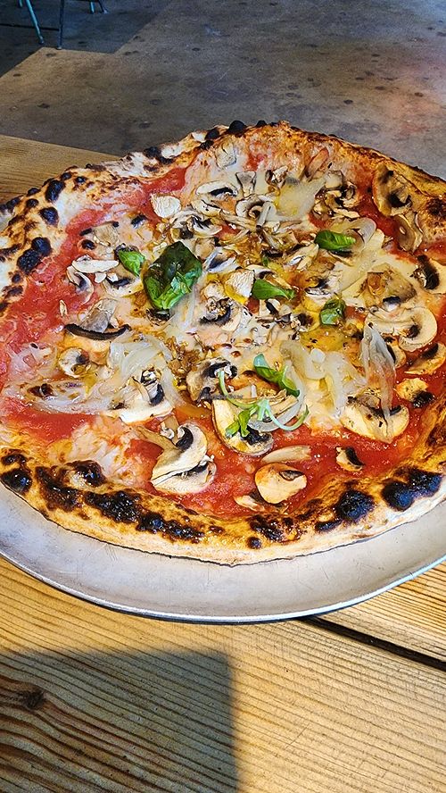 Vegan pizza at Disco House Funky Pizza in Palafrugell