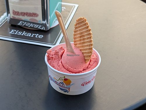 Strawberry at Das Eislädchen - Lister Meile in Hannover