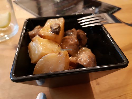 Free tapa / Potatoes and mushrooms stew at La Pajareria in Madrid