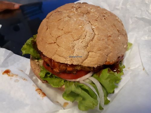 Claq burger at 21-10 Fast & Healthy in Bitola