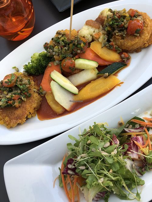 Maisbratlinge mit Gemüse, Tomatensoße & Salat at Ochsen in Merklingen