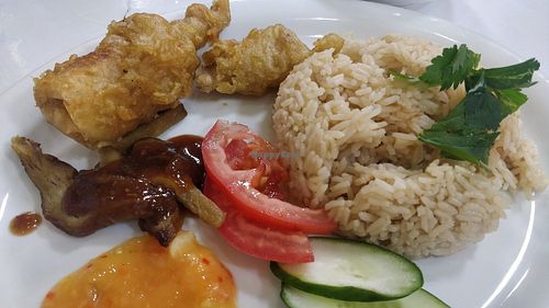 Chicken and duck talk at Flourish Cafe 繁荣素食咖啡厅 in West Singapore