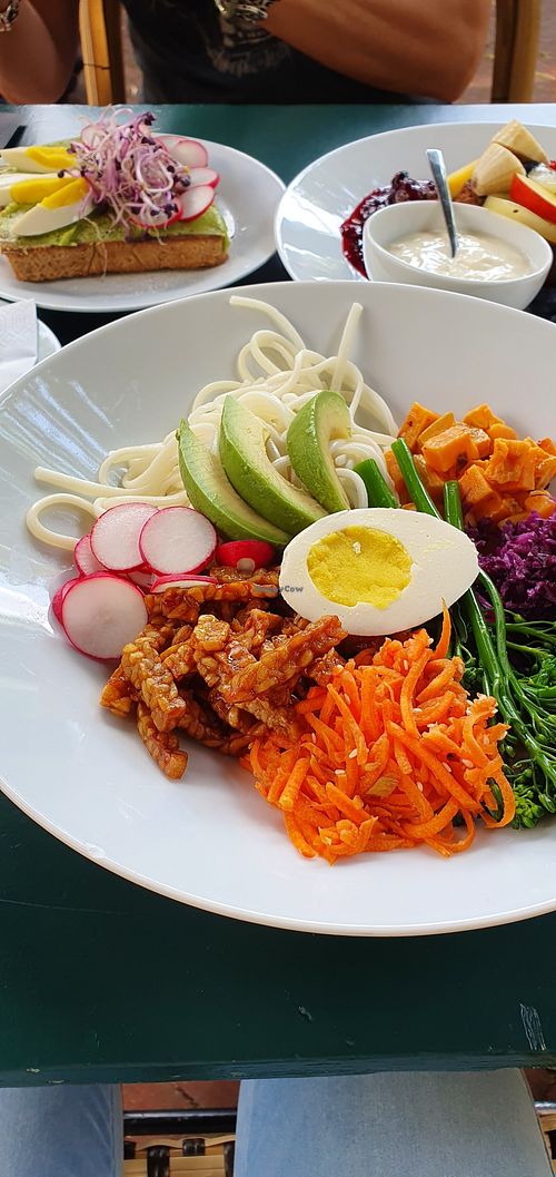 Vegan noodles salad with vegan egg at First Eet in Arnhem