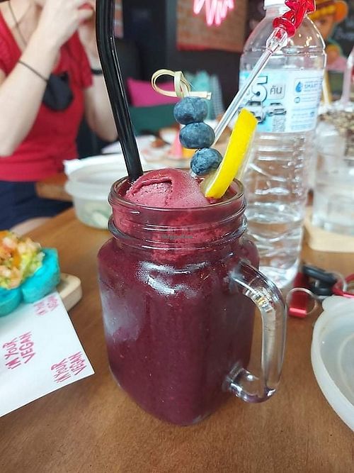 Mixed berrry smoothie at I'm Your Vegan in Chiang Mai