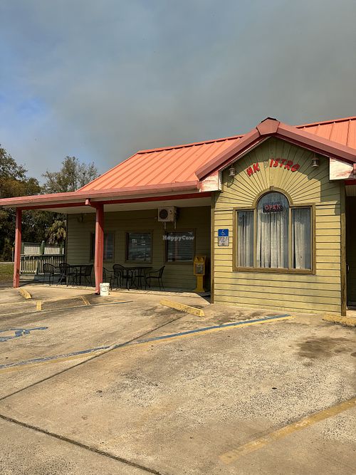 Parking  at Hong Kong Bistro in Apalachicola