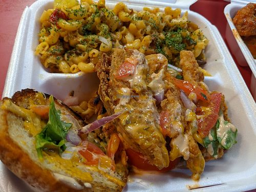 Fysh sandwich plate with Mac & cheese - delicious at Kales Kitchen  in Houston
