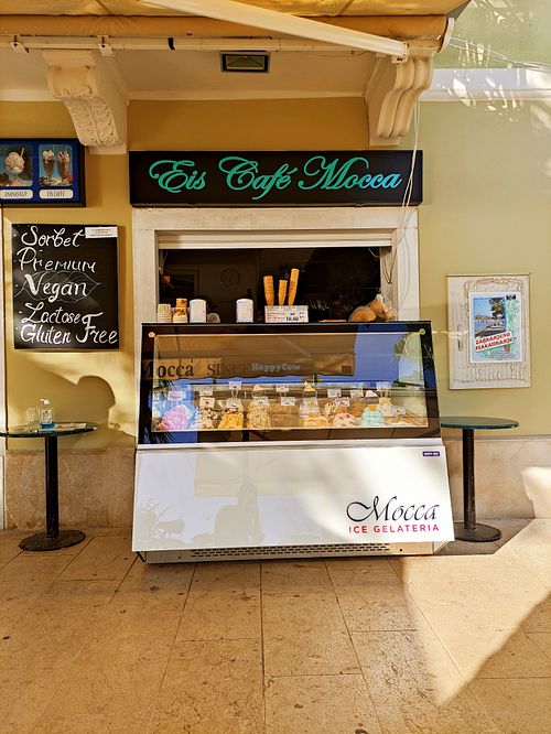 Front view at Slasticarnica Mocca in Mali Losinj