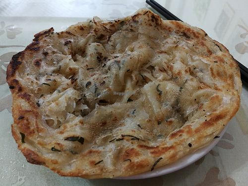 Crispy fried pancake, Zhua bing 抓并 at Loving Hut 愛家 in Jian