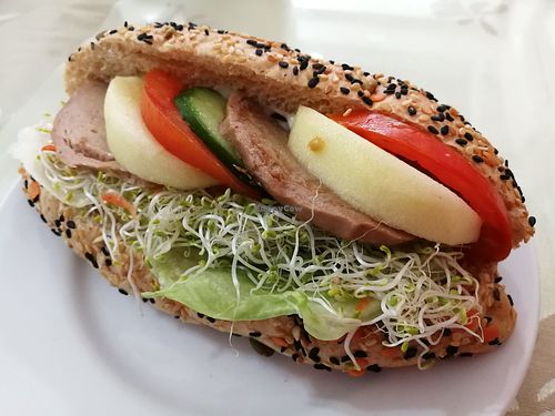 veggie sub at Loving Hut 愛家 in Jian