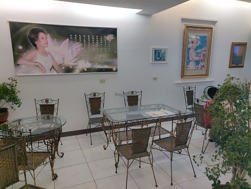 Inside at Loving Hut 愛家好朋友素食屋 in Penghu