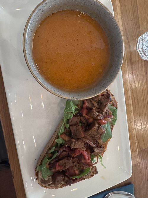 Lunch   at Hendersons in Edinburgh