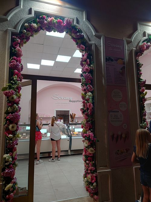 Beautiful decoration at Sereny Ice Cream in Pula
