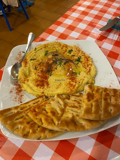 Pita con fava de Santorini  at Hellas Cocina in A Coruna