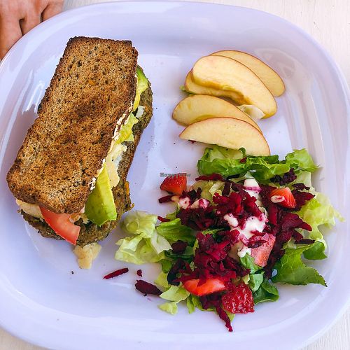 Sandwich de lenteja at Com Amor in Holbox