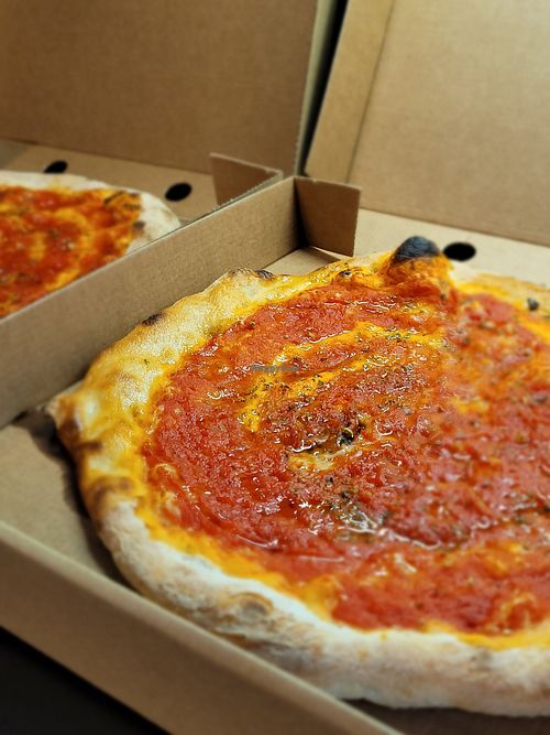 Authentic vegan Pizza Marinara at Lupo Caffe Italiano in Manchester