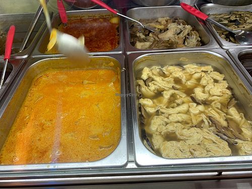 Buffet spread at Bodhi Vegetarian 菩提素食 in Central Singapore