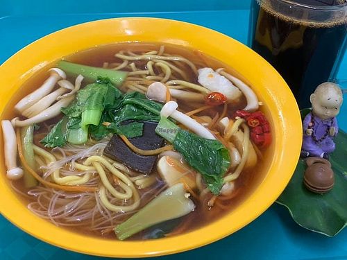 Prawn Noodle Soup 蝦麵湯
Photo by Henry Lau aka Mr Purple at Fresh Clean Food 净化 in Central Singapore