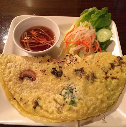 delicious Vietnamese pancake - both vegan and gluten-free at Simple Joy in Honolulu