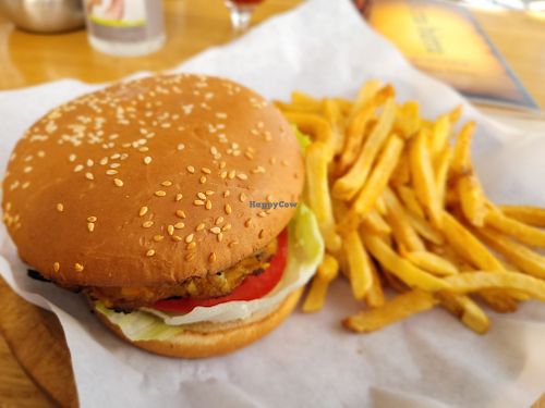 Vegan burger at Birra Birra in Mykonos