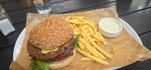  at Dino's in Mariehamn