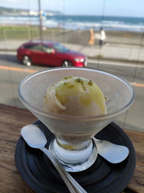 Soy vanilla ice cream, hemp sauce/ground seeds topping. +200yen at Magokoro in Kamakura