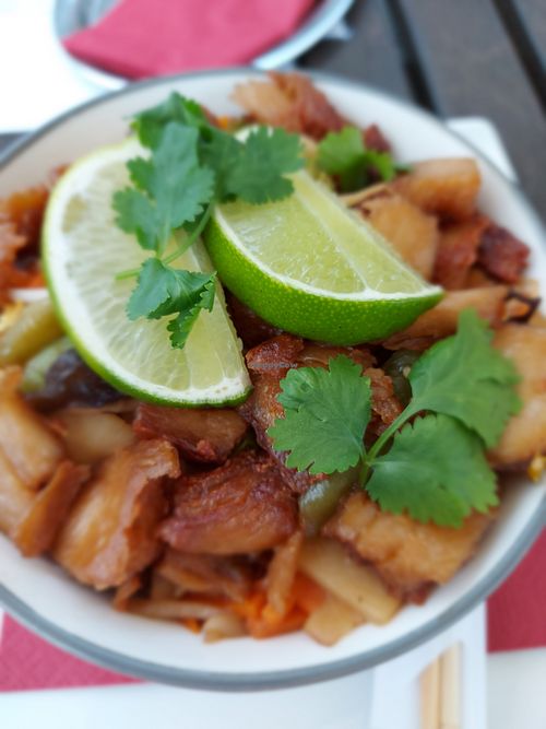 Soba bowl as vegan option at Ferron in Bad Endbach