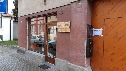 Raw magic at Manuja - Vegan Street Food in Ceska Lipa