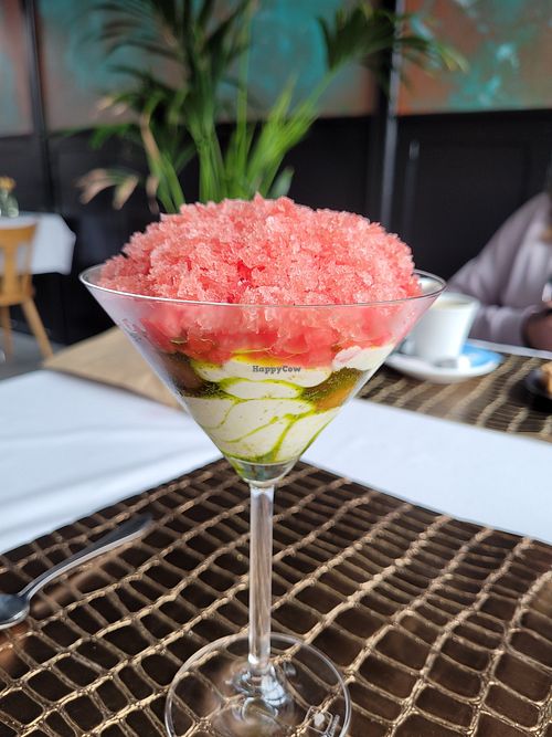 Vegan dessert met kokoscreme, watermeloen, cantaloepe at Café Wetemans in Leveroy