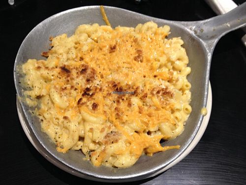 Mac n cheese at Champs Diner in Brooklyn