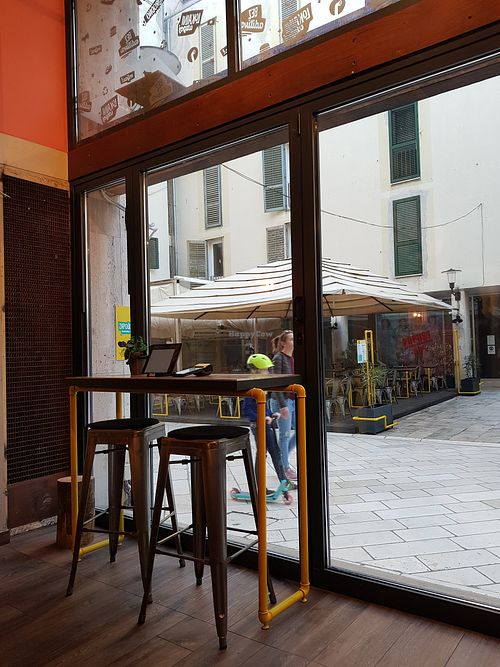  at Submarine Burgers in Zadar