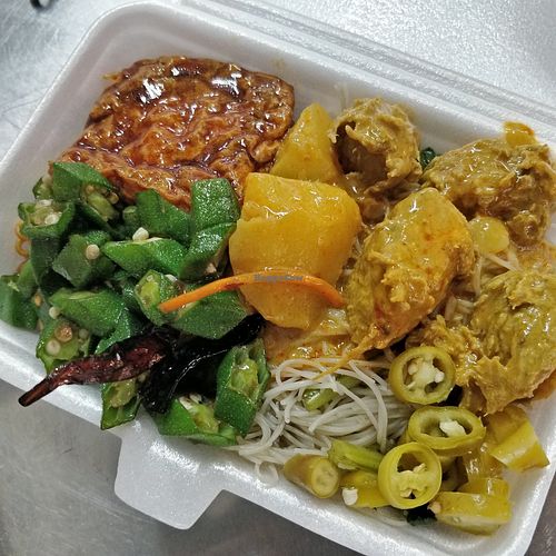 Economic bee hoon with ladyfinger, curry mock mutton and taupok at Lotus Seed 莲子素 in West Singapore