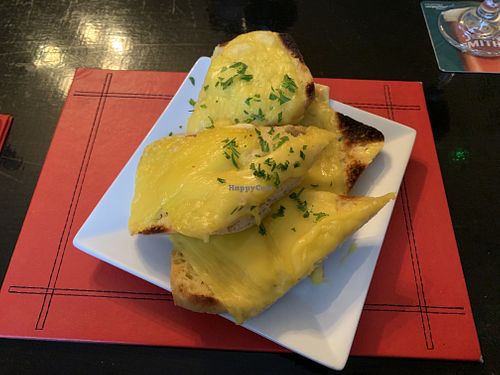 Vegan cheesy garlic bread at Kirkmichael Hotel in Blairgowrie
