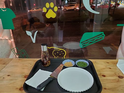 Great presentation with spice, pesto, and coconut parm #Veganuary at Errante Pan Y Pizza in San Jose