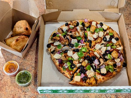 All Vegan: Samosas, Combo Pizza at Pizza Twist in Boise