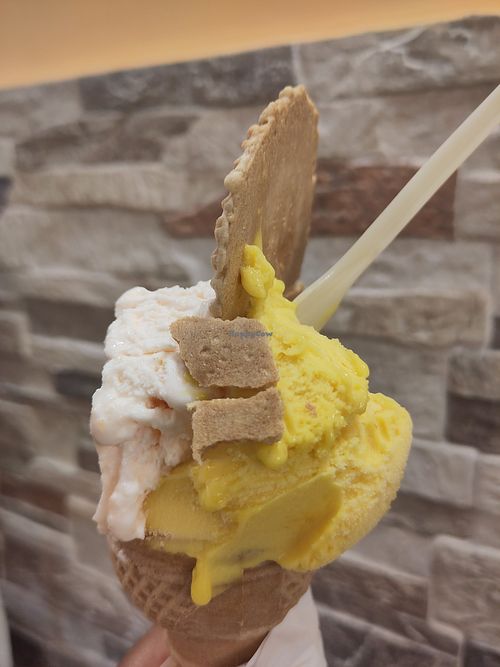 melon 🍈 et mangue 🥭 at U Gelato du Caruggiu in Genoa