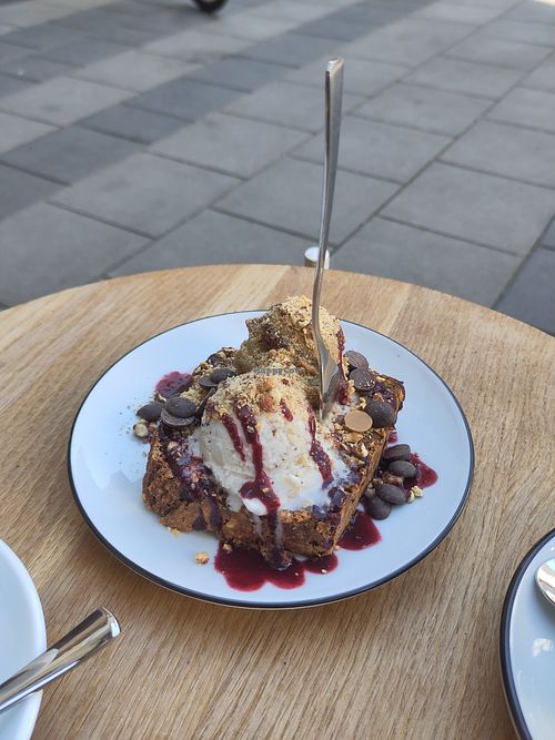 Loaded banana bread at Keep Bañana in Munich