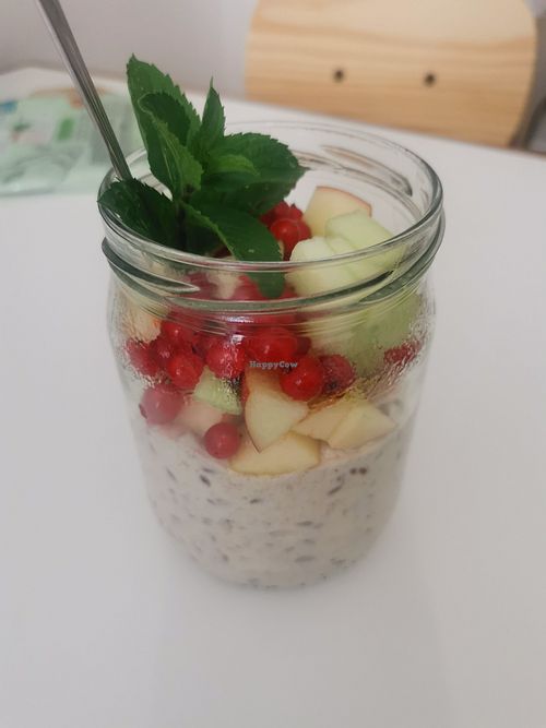 Overnight oats at Zimtzicke in Munich