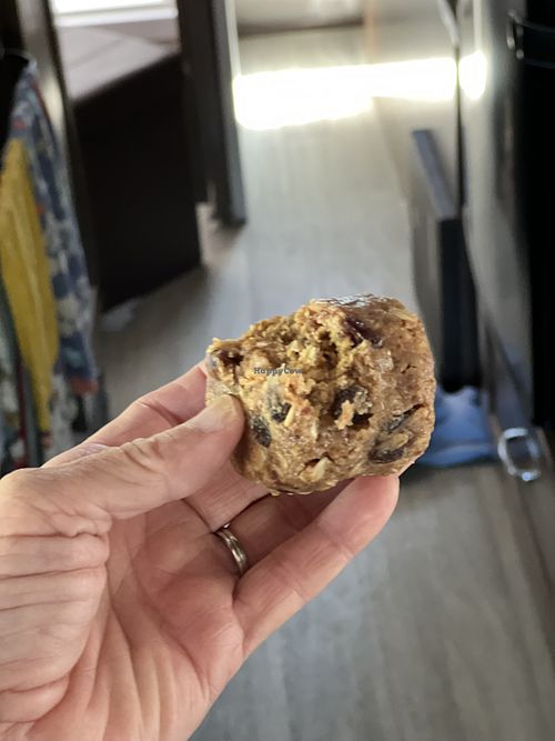 Oatmeal cookie…..yummmmmm  at RAWGIRLS Downtown in Memphis