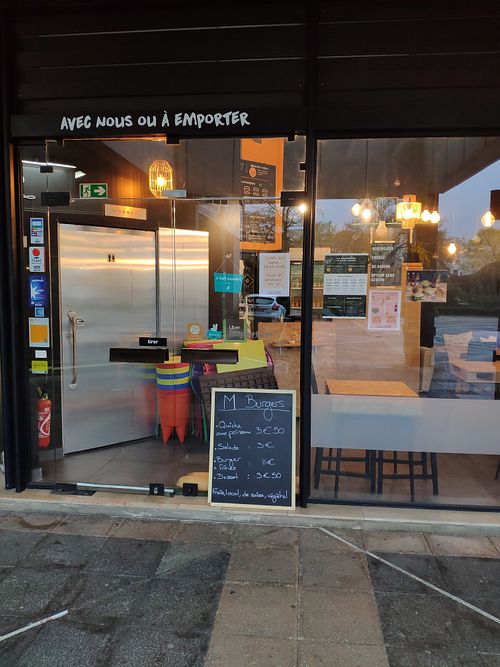 Entrance at M Burgers the Fast Good in Dijon