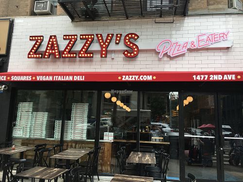 Front  entrance when they first opened: note, their sign used to say "vegan Italian deli"--alas, no more. at Zazzy's Pizza - Upper East Side in New York City