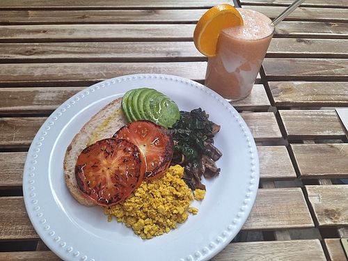  at MOYA brunch in Sevilla