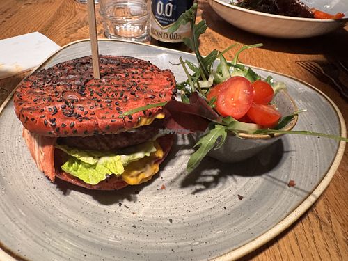 Vegan burger op bieten bun  at De Beren in Oosterhout