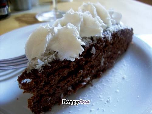 vegan chocolate cake at Zoe Food in Trieste