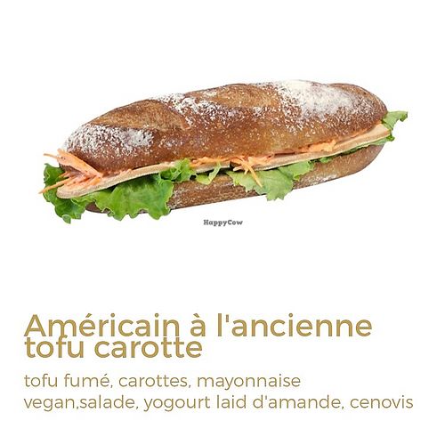 Old fashioned American, tofu, carrots Smoked tofu, carrots, vegan mayonnaise, salad, almond milk yogurt, cenovis at Zenhäusern in Sierre