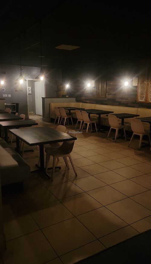 Closing time at MA-KIN in Agoura Hills