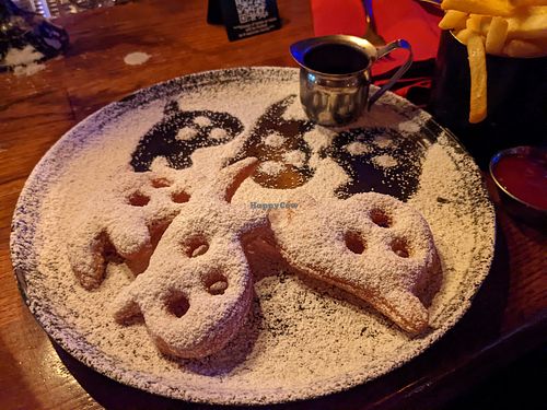 Screaming Ghosts at Raven's Manor in Portland