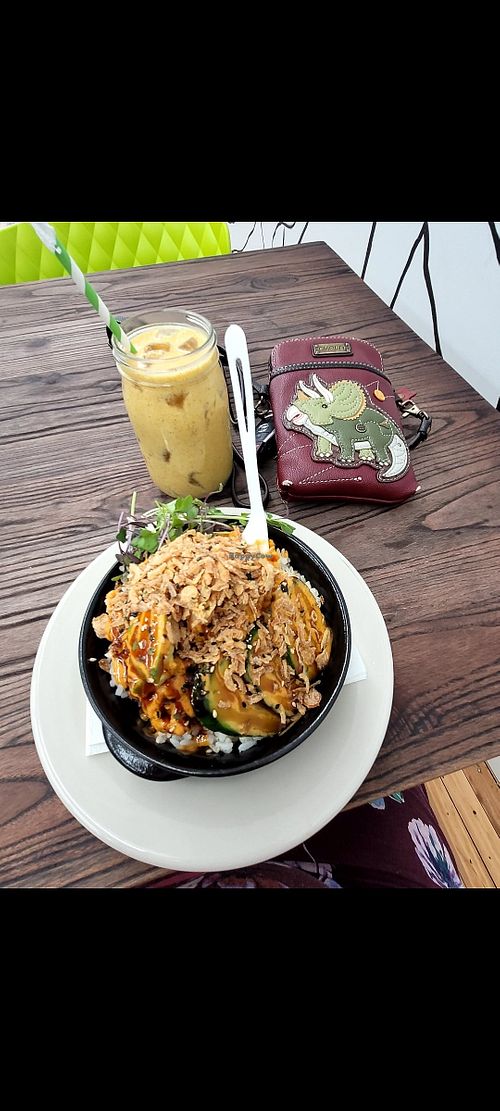 Tuna Sushi Bowl and Mango yogurt smoothie 🤤 at Cocina Plantosaurus in Charles Town