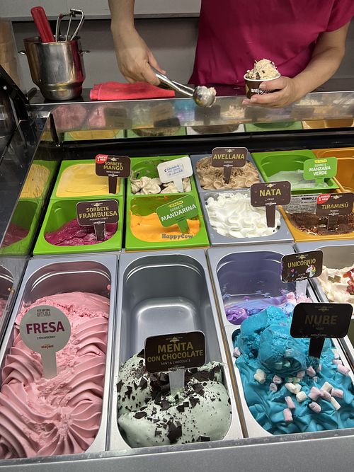 vegan flavors are in the green tubs  at antiuXixona in Toledo