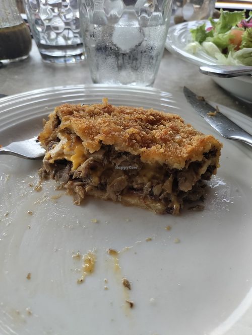 Cachopo relleno de tofu y setas con queso vegano at L'Angleiru in Vegas De San Esteban